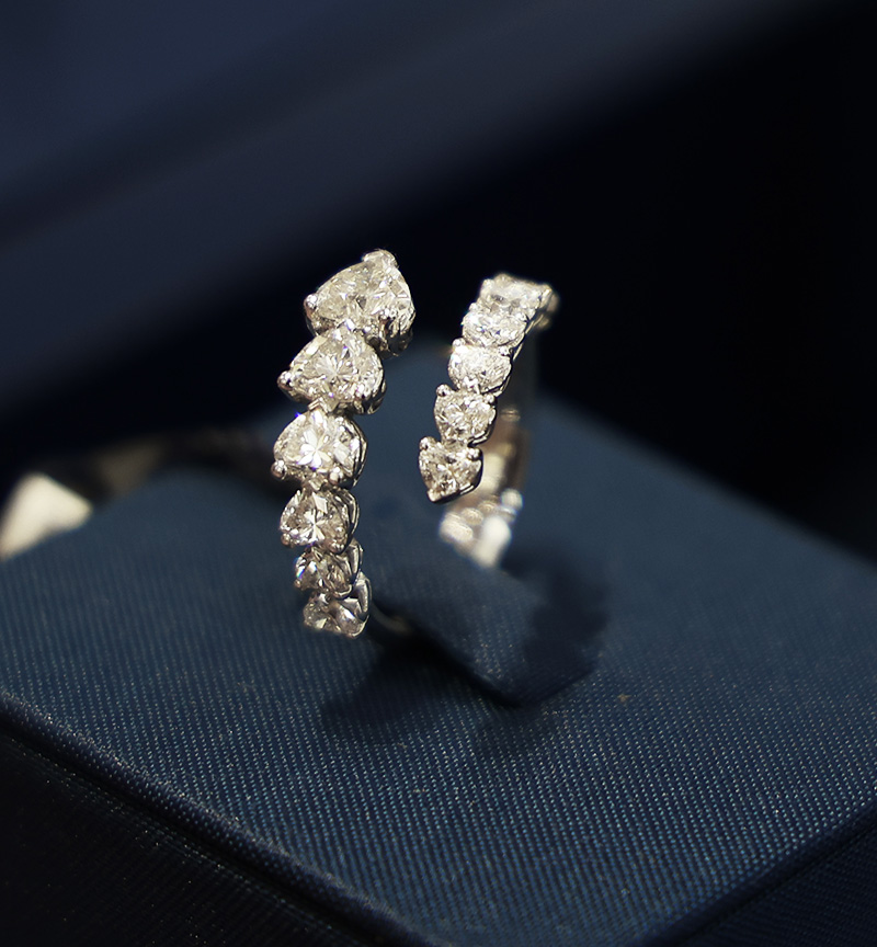 anillo de diamantes en aviles joyeria balbuena